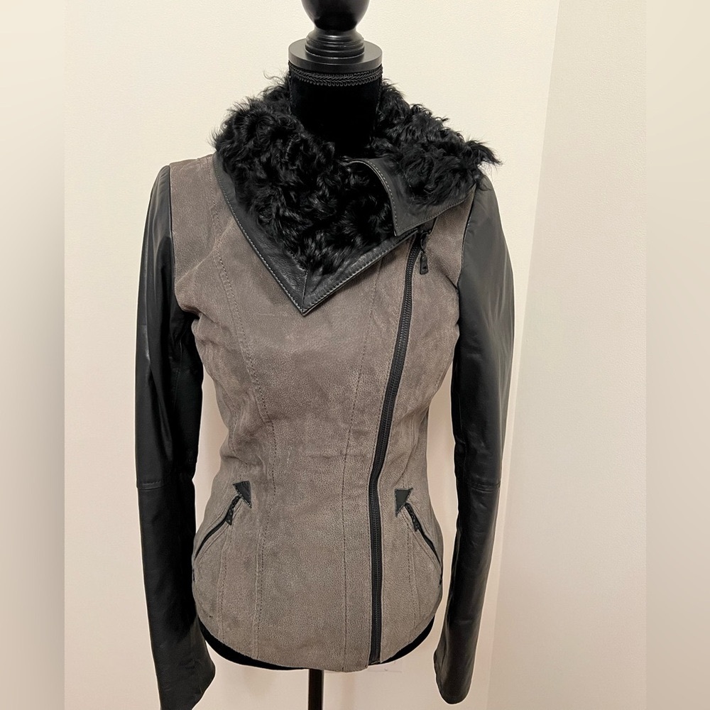 DANIER Mixed Media Leather Jacket with Lambfur collar
Sz 2XS UK 6/8 US 4 - Picture 2 of 14
